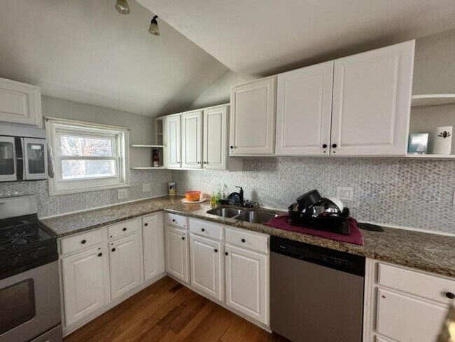 Foto del edificio - 149 McGill Ave NW