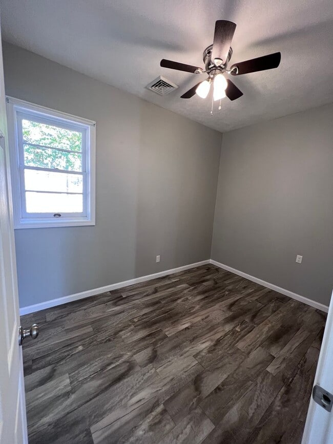 Building Photo - Fully renovated 2 bedroom unit with attach...