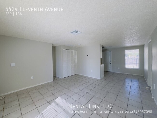 Foto del edificio - Simple, practical, and budget-friendly—you...