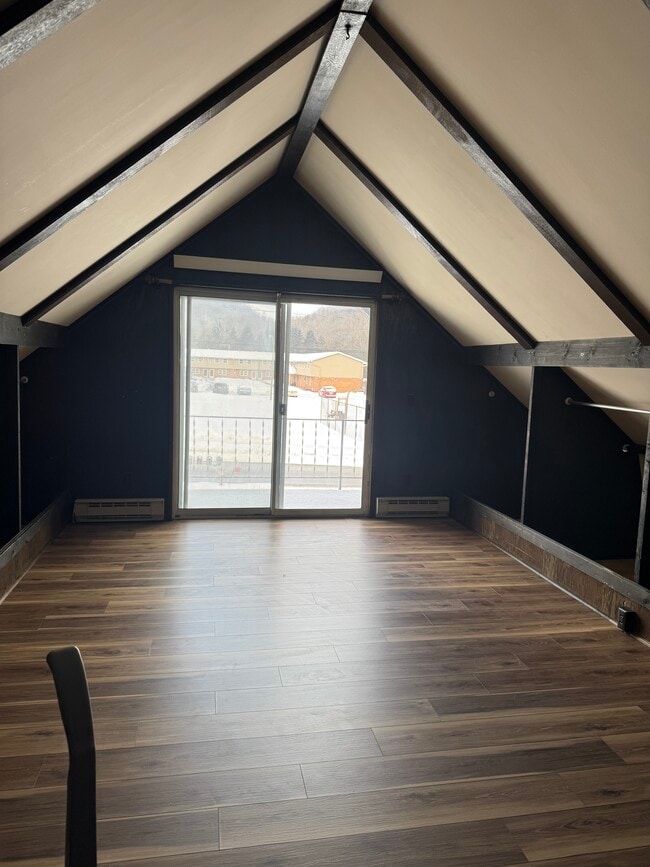 Building Photo - 571 Martha Ave