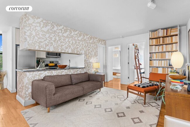 Building Photo - 140 Warren St