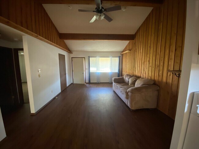 Foto del edificio - 2 bed 1 bath in Hamilton