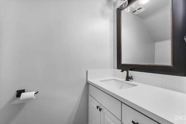 Building Photo - 3901 Union Ave