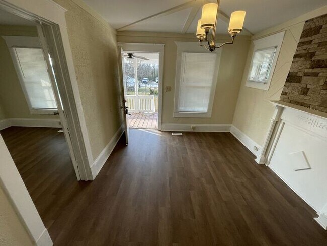 Foto del edificio - 1BD 1BA Duplex