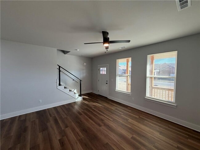 Building Photo - 1043 S Laramie Hts