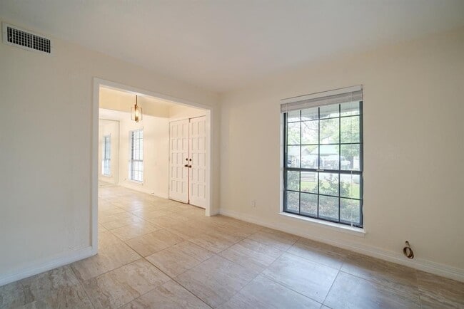 Building Photo - 10509 Doering Ln