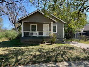 Building Photo - 1450 N Lorraine Ave