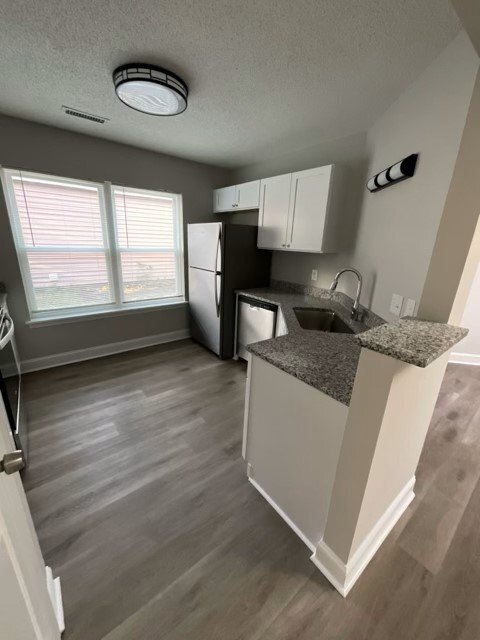 Foto del edificio - "Newly renovated home in well located community for rent"