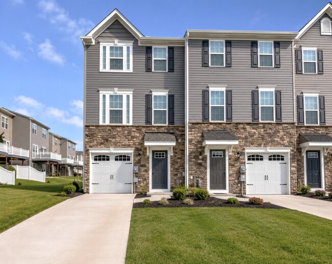 Building Photo - 134 Pinnacle Pl