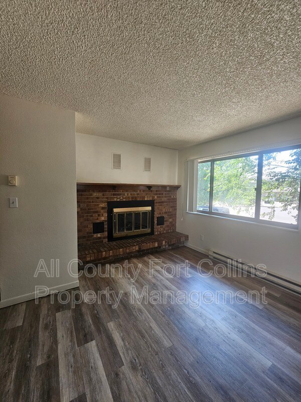 Building Photo - 1829 Lily Pl