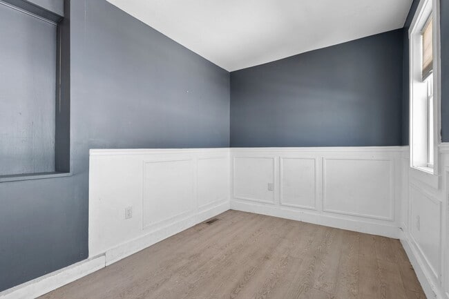 Building Photo - 3/4 Bedroom 2 Bath Condo For Rent