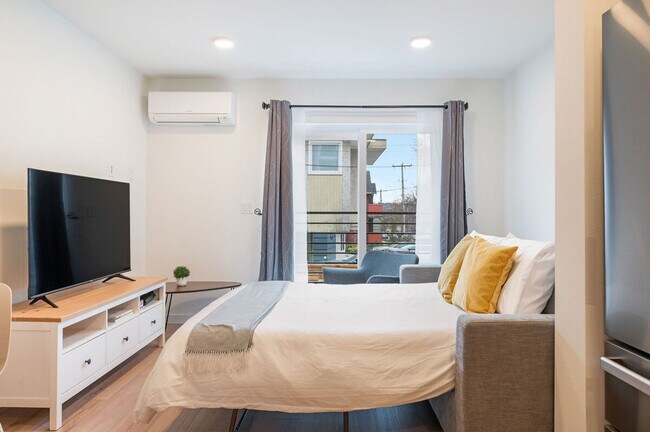 Foto del edificio - 4322 Winslow Pl N