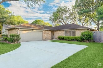 Building Photo - 219 Greenshire Dr