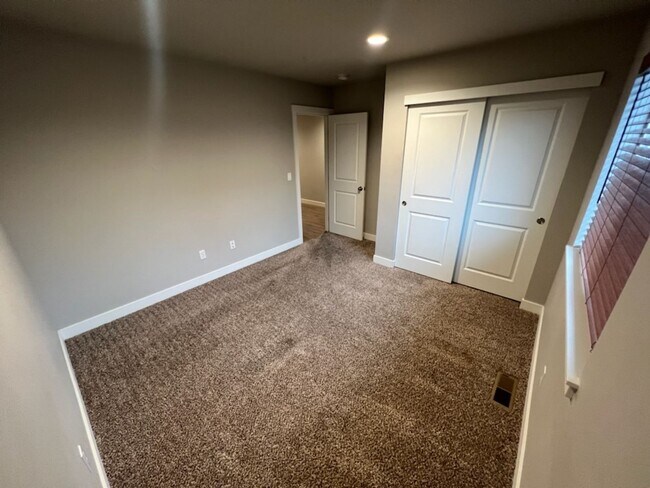 Foto del edificio - JANUARY RENT FREE!! Luxury 3 bedroom, 2 ba...