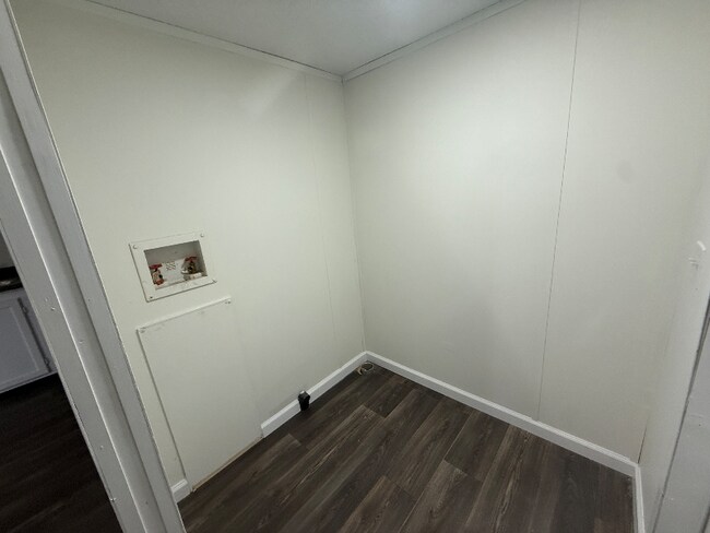 Foto del edificio - 80 Redwood Ln