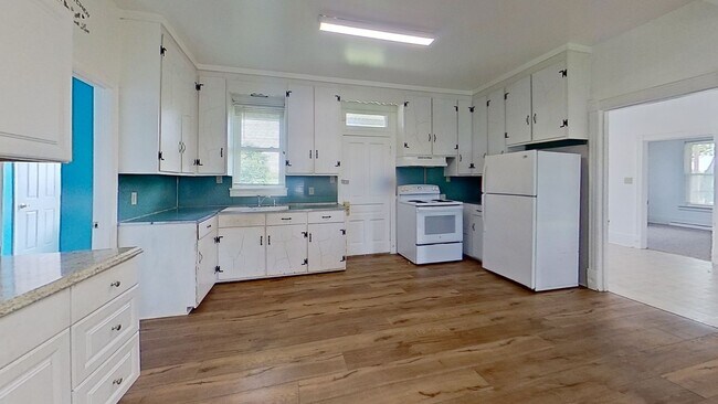 Foto del edificio - 2801 Bridgeview Rd