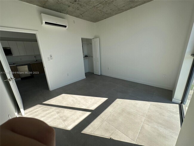 Foto del edificio - 1159 NW 8th Ave