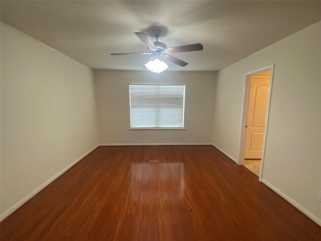 Foto del edificio - 18119 Hammondsport Ln