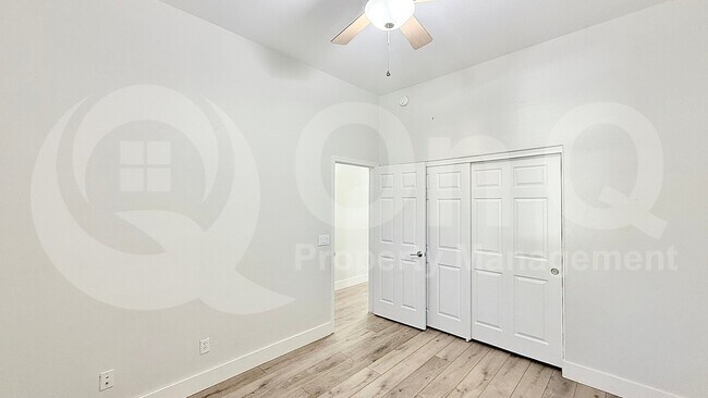 Foto del edificio - 4214 S Snowcap Dr