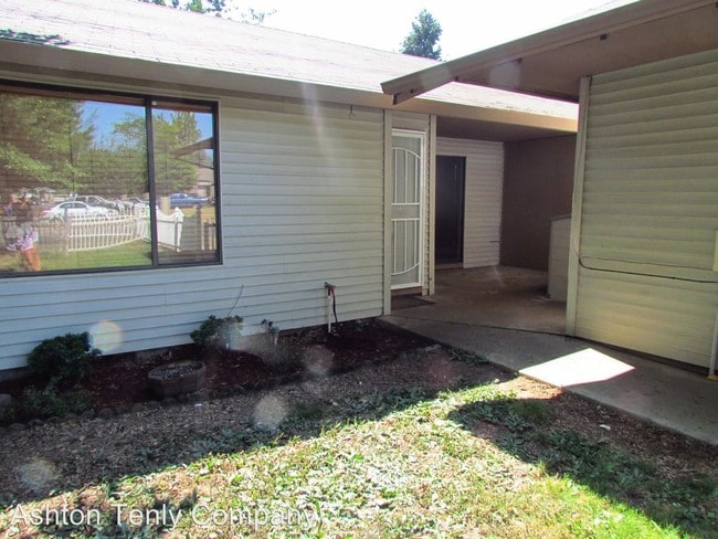 Building Photo - 3 br, 1.5 bath House - 335 S Cherry Dr