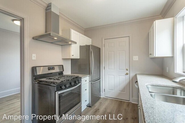 Foto del edificio - 3 br, 1 bath House - 5211 Sunbeam Ave