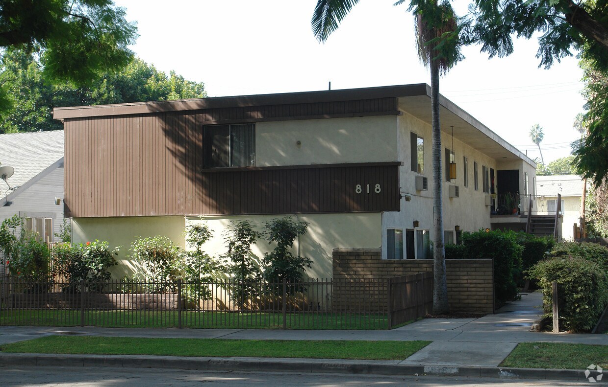 Foto principal - 818 N Lacy St