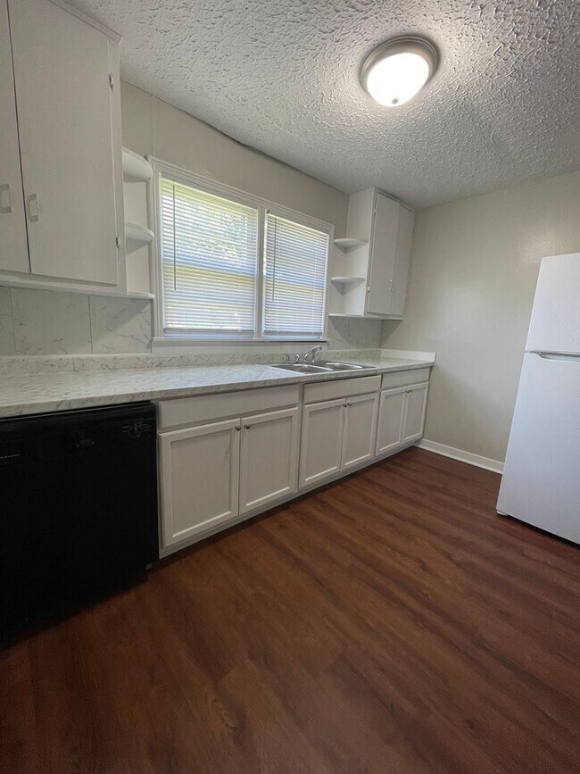 Foto del edificio - 2 Bedroom 1 Bathroom Home Available Now!