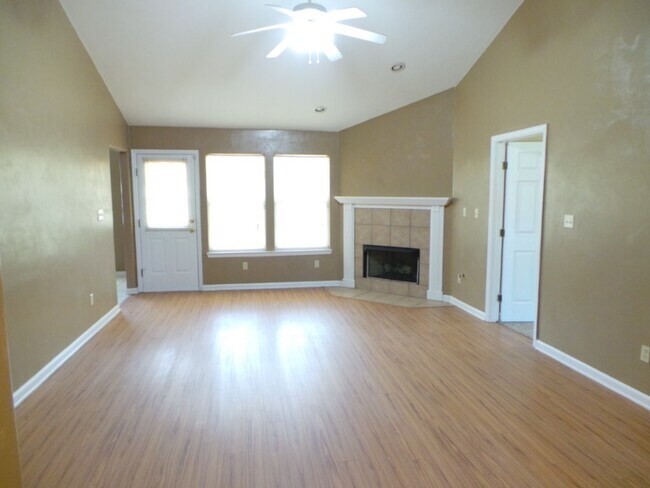 Building Photo - 1417 Callen St