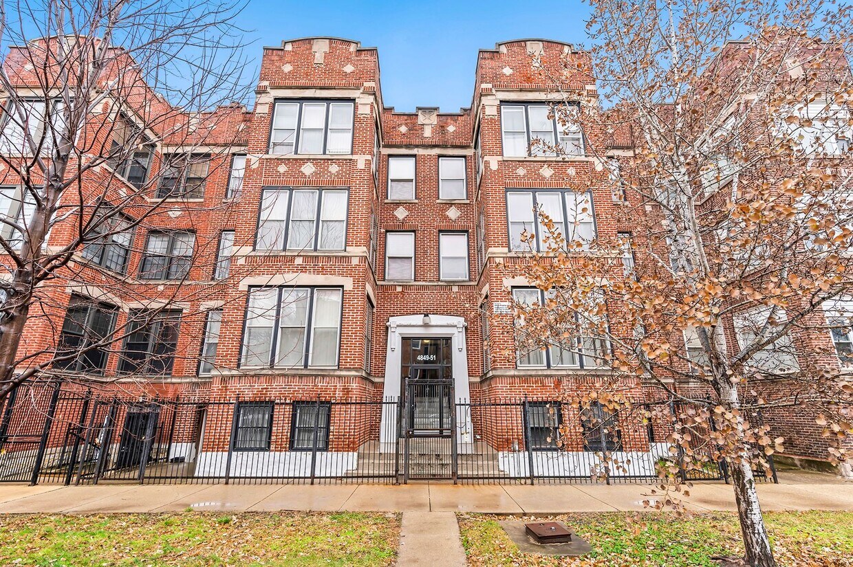 Primary Photo - 4851 S Prairie Ave | Jim Sears
