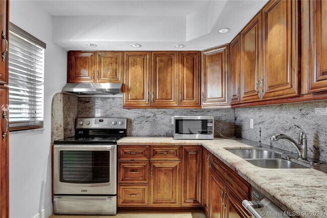 Foto del edificio - 7787 SW 86th St