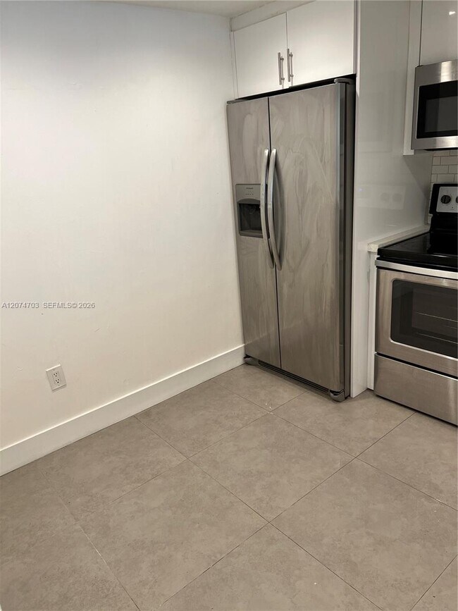 Foto del edificio - 555 NE 15th St