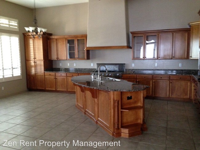 Building Photo - 3 br, 3 bath House - 8257 E Teton Cir