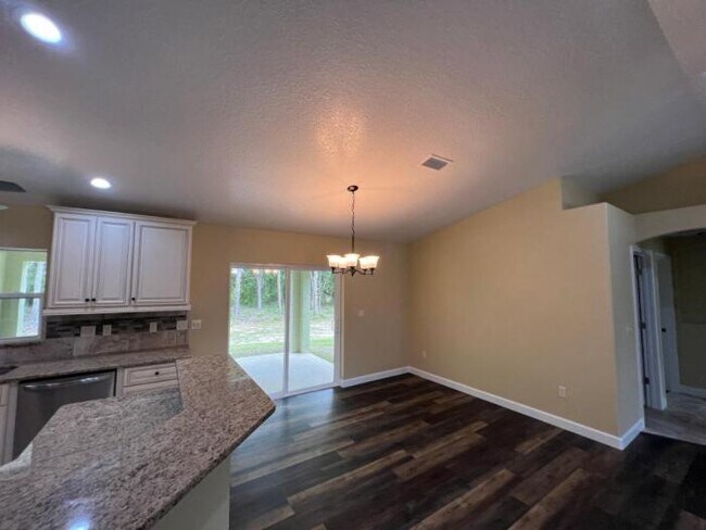 Foto del edificio - 3 bedroom in DUNNELLON FL 34434