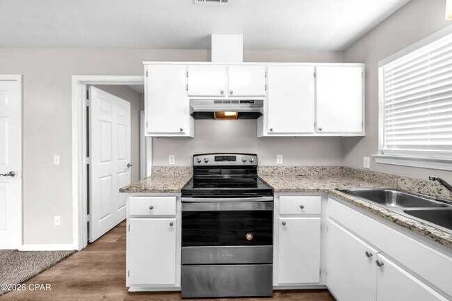 Foto del edificio - 2817 E 17th St