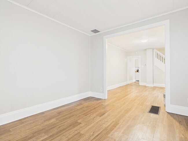 Foto del edificio - 3 Bedroom on Dunkle St.