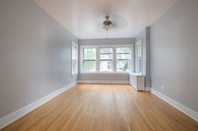 Foto del edificio - 4907 N Janssen Ave