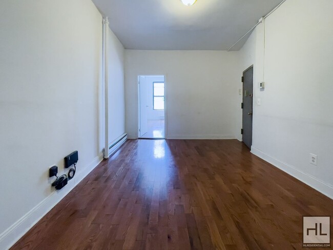 Foto del edificio - Bushwick Brooklyn / Spacious 2-Bed 1-Bath ...