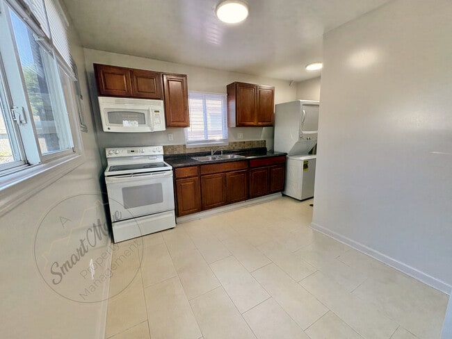 Building Photo - 14449 Myrand St