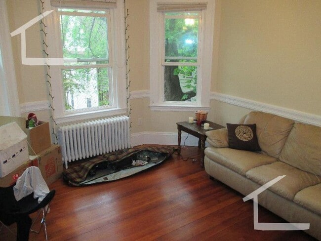 Building Photo - No Brokers Fee, Pets Friendly, High-End Appliances, In Unit Washer and Dryer, Fully Renovated