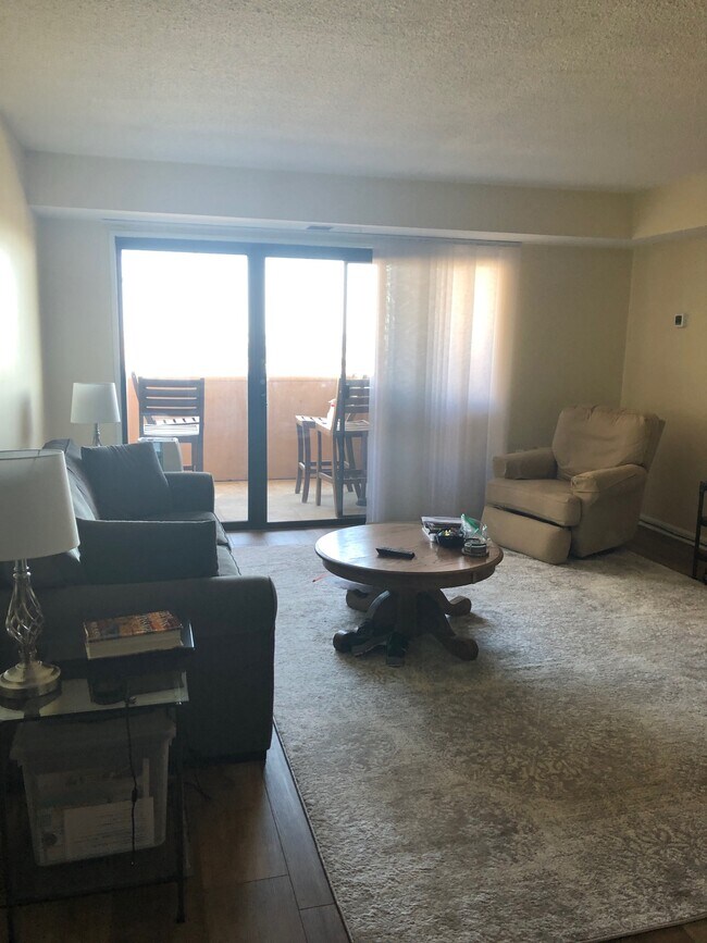 1301 N Courthouse Rd Unit 1406, Arlington, VA 22201 Condo for Rent in