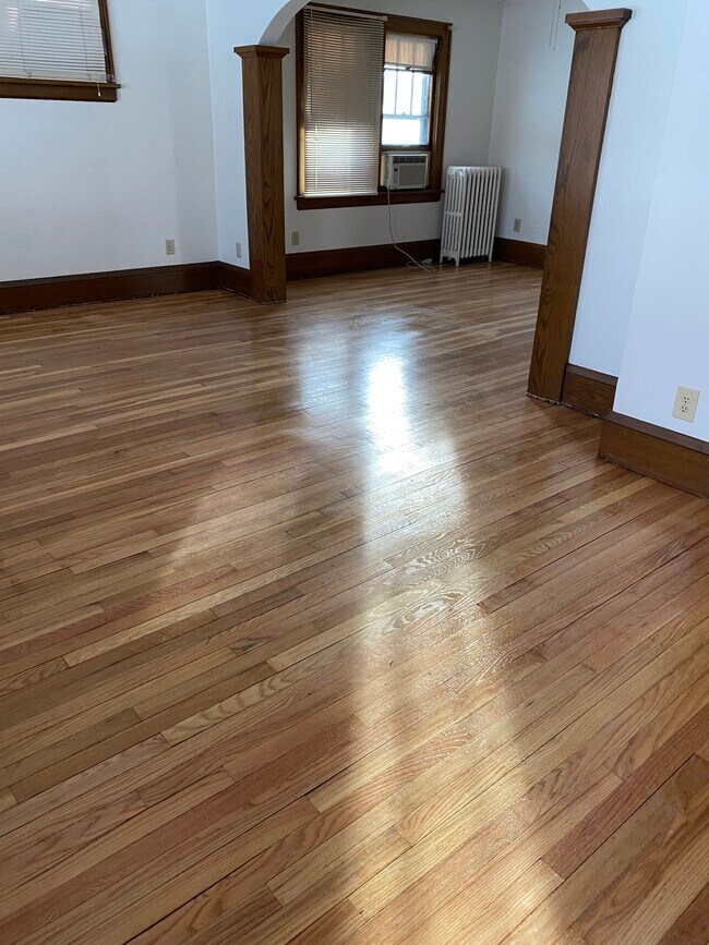 Foto del edificio - 2102 Hartford Ave