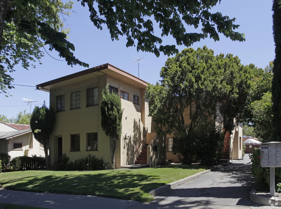 Foto principal - 560 N 2nd St