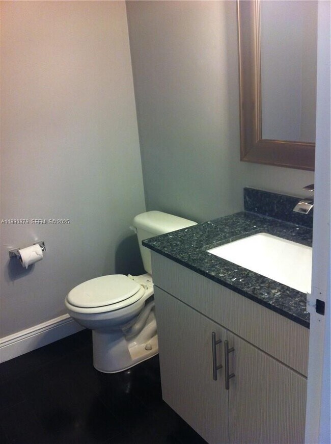 Foto del edificio - 16558 NE 26th Ave