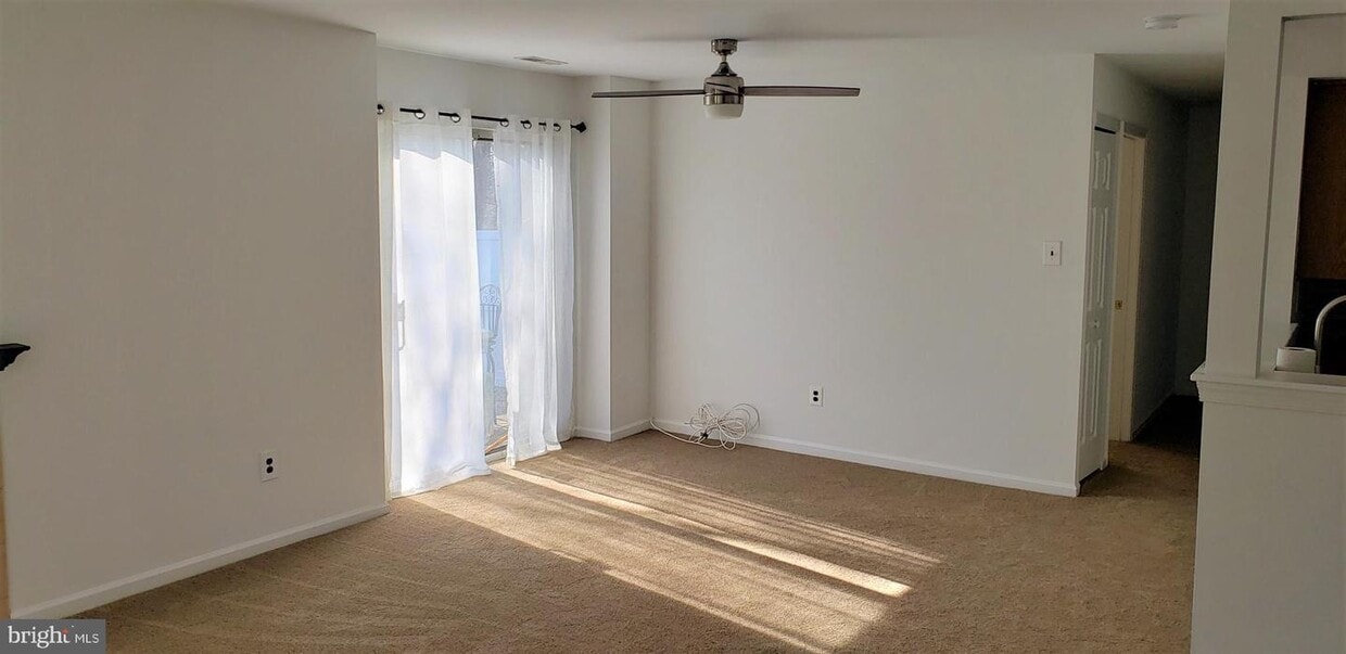 643A Rose Hollow Dr Unit A, Yardley, PA 19067 Room for Rent in