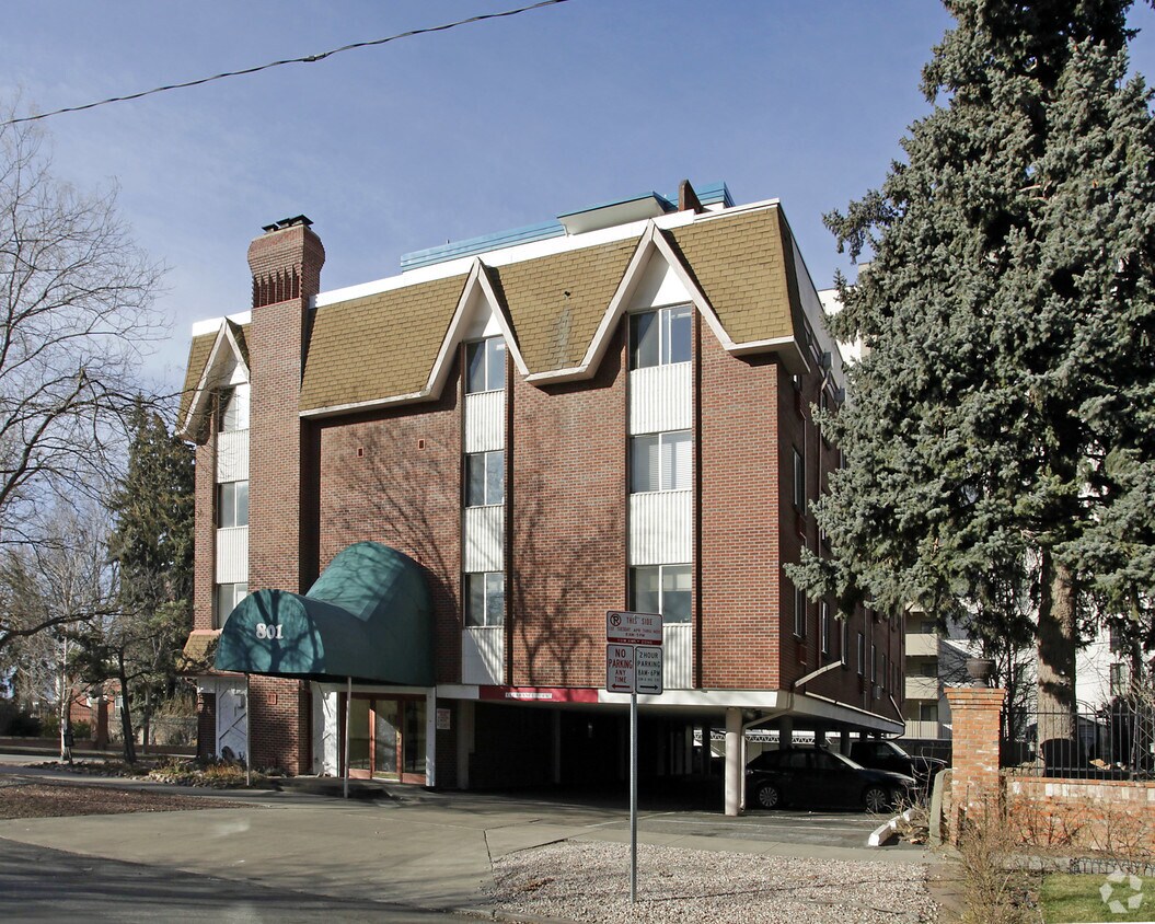 Building Photo - Governors' Manor