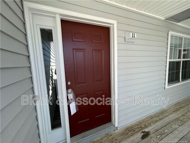 Foto del edificio - 267 Waterdown Dr