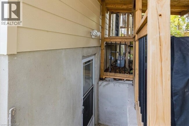 Building Photo - 157 Pinedale Dr