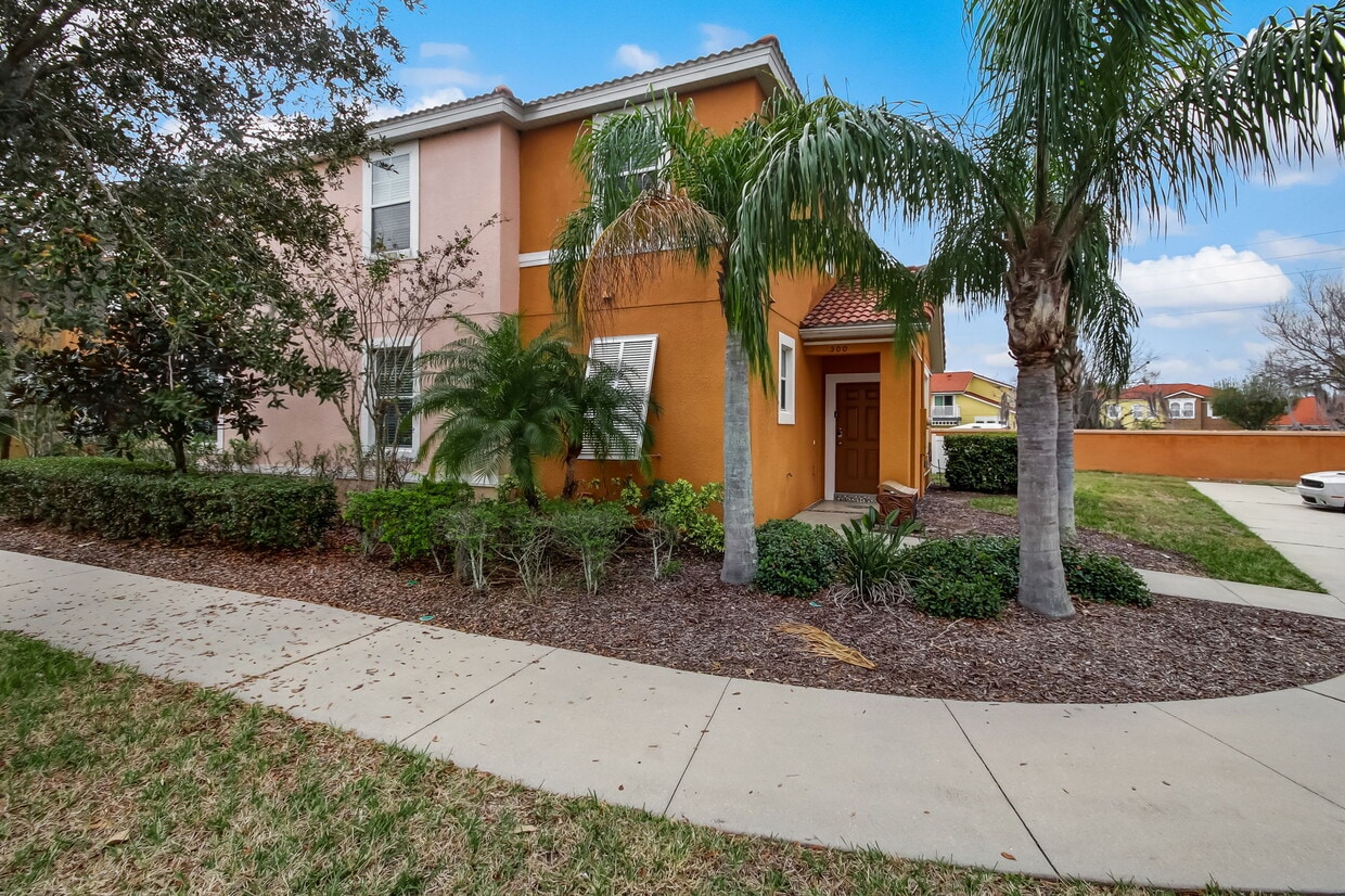 Primary Photo - 500 Las Fuentes Dr