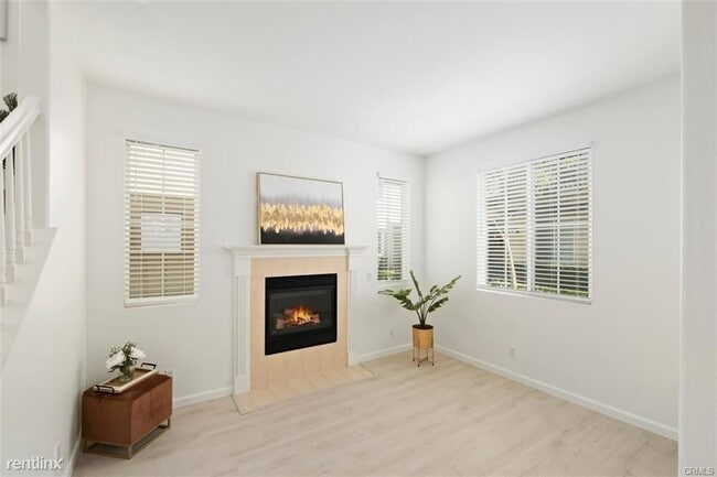 Building Photo - 3 br, 2.5 bath Condo - 201 Kensington Park...
