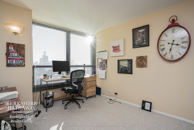 Foto del edificio - 1030 N State St